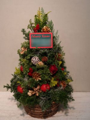 クリスマスツリー型アレンジメント（楽屋花）