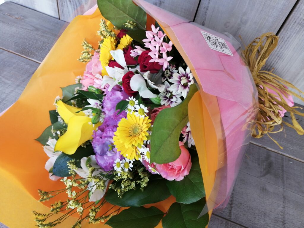 渋谷区神宮前にお届けした誕生日の花束