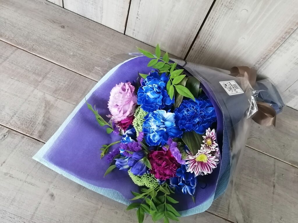 青と紫の男性用花束