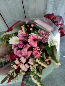世田谷区瀬田に誕生日御祝でお届けした花束