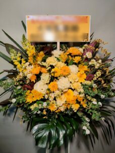 渋谷のギャラリーOPEN STUDIOのイベントにお届けのスタンド花