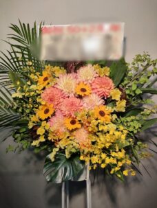 渋谷区文化総合センター大和田 さくらホールにお届けしたロビー花