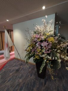  海運ビルで行われた入社式の装花アレンジメント